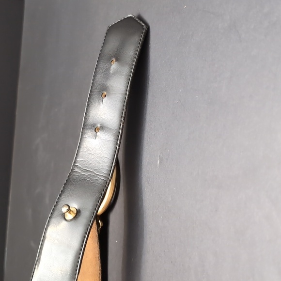 Beechers Brook black Leather Women's Belt with Gold Toned Metal Buckle . - Picture 4 of 11